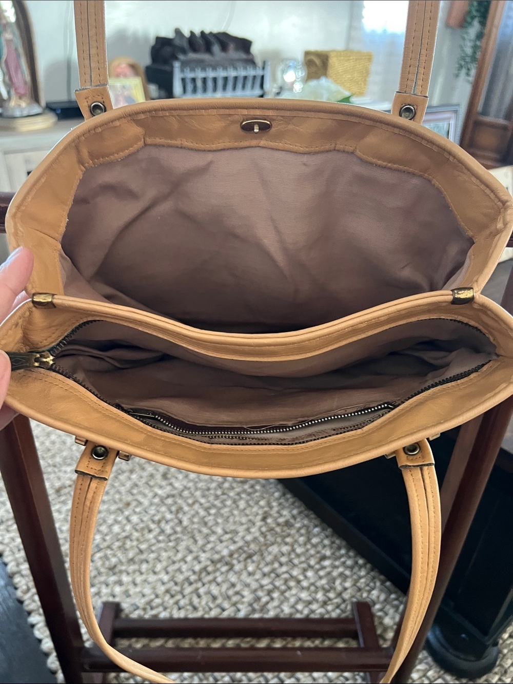 Classic Tan Leather Tote Shoulder Bag - Picture 3 of 3